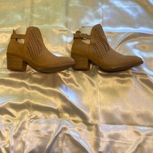 Women's Tan Ankle Boots